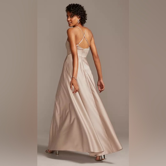 Black V-Neck size small maxi dress with Pockets - Picture 5 of 5